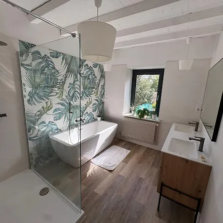Characterful 150 M2 House With Rooftop