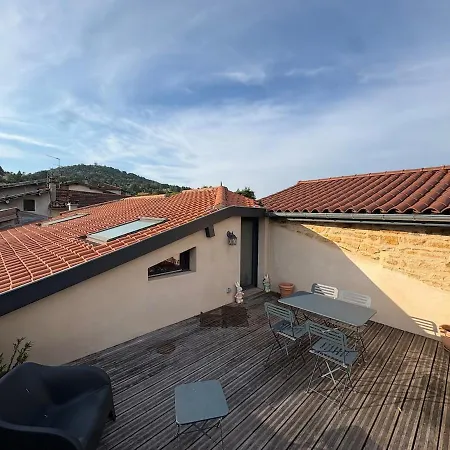 Characterful 150 M2 House With Rooftop Villa